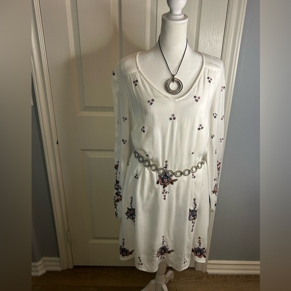 Free People Dresses & Skirts - 🤩Free People Long Sleeved Fully Lined Midi Dress w/ Floral Embroidery Size M